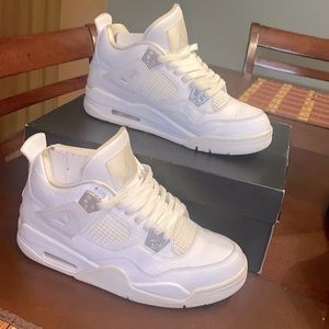 Air Jordan 4 retro pure money shoes size 6.5 worn good condition.